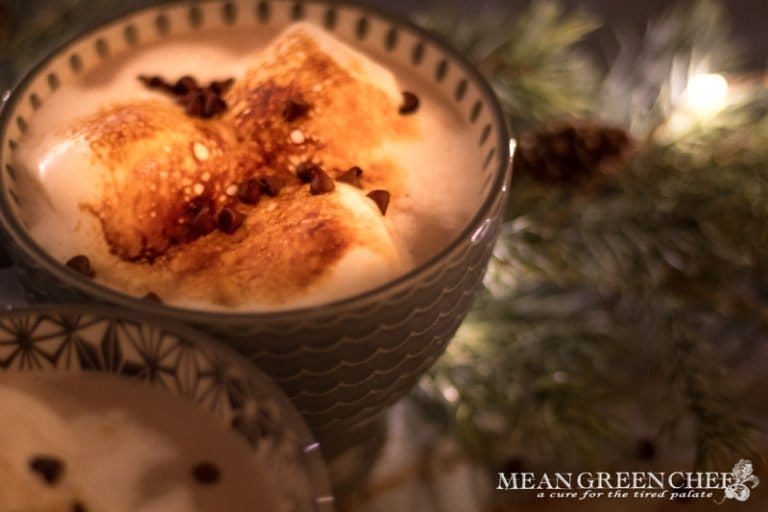 Easy Marshmallow Recipe | Mean Green Chef | Our Easy Marshmallow Recipe comes straight from the family restaurant. #marshmallows #marshmallowrecipe #recipes #hotchocolate #foodphotography #foodstyling #meangreenchef #MGCkitchen